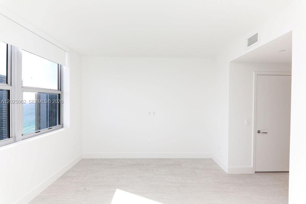 4010 SOUTH OCEAN CONDO - Residential Lease