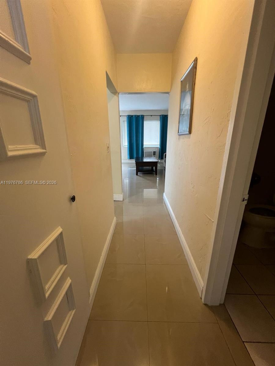PASADENA GARDEN APARTMENT - Residential