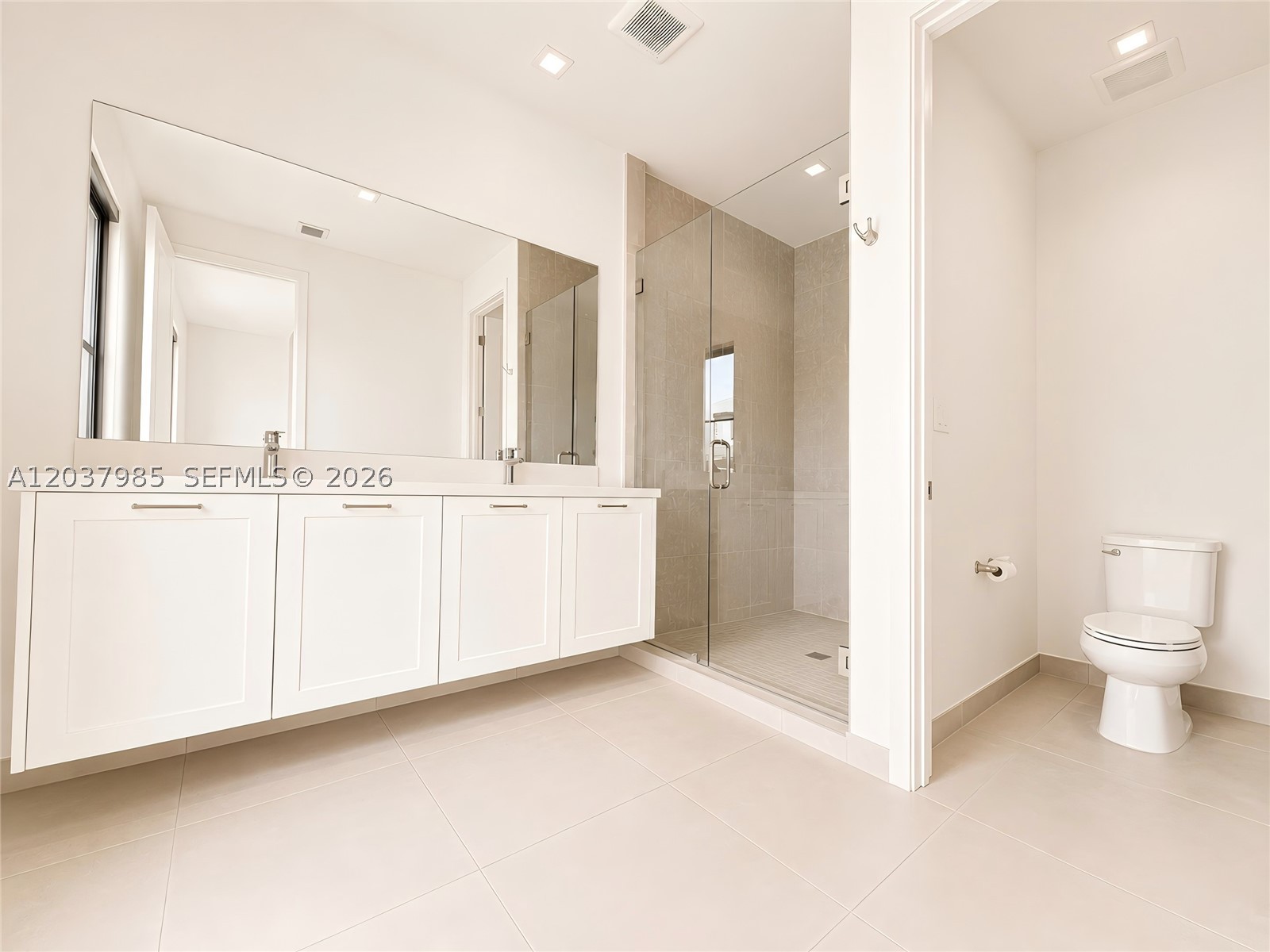 DOWNTOWN DORAL SOUTH PHAS - Residential Lease