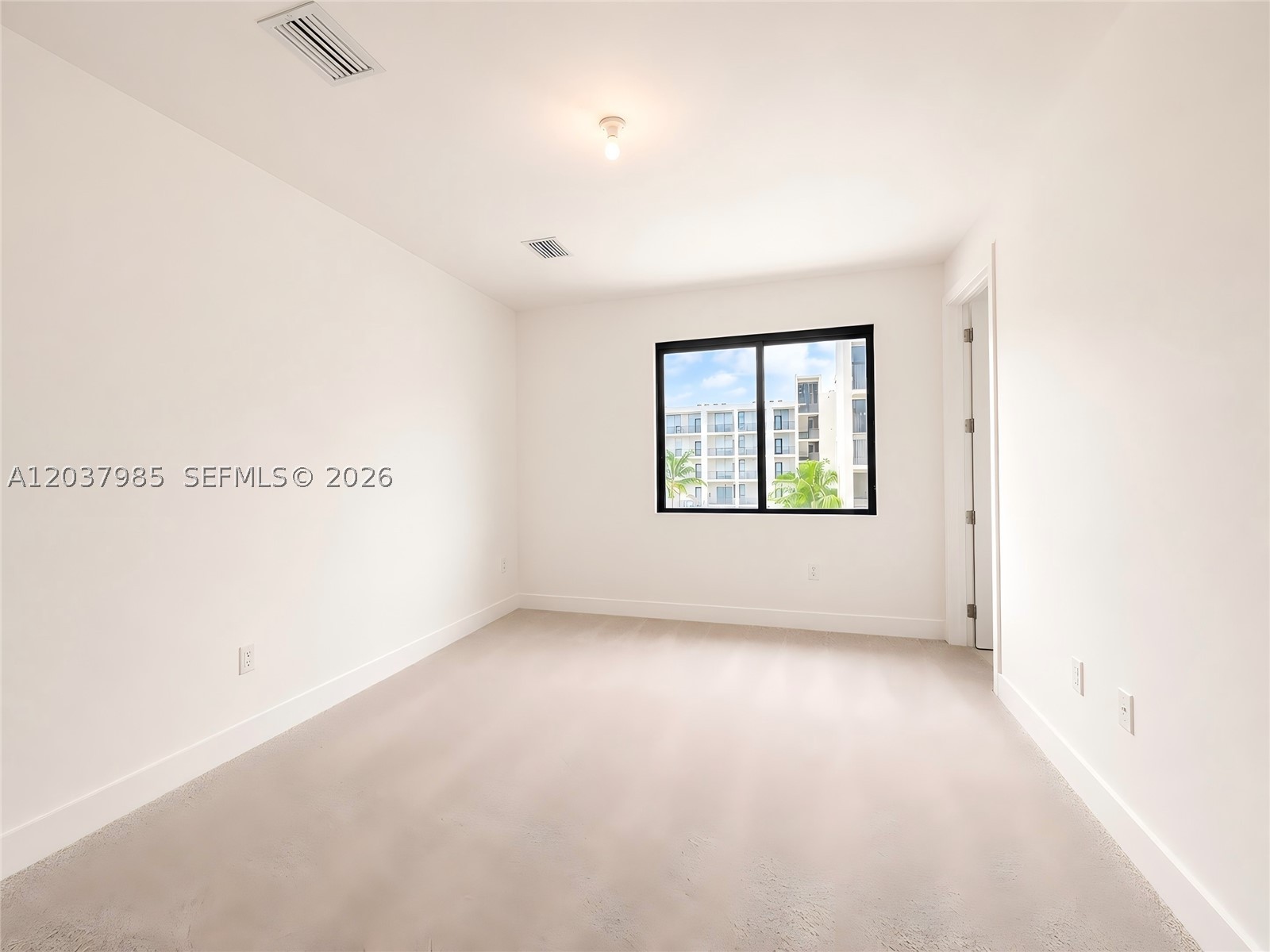 DOWNTOWN DORAL SOUTH PHAS - Residential Lease
