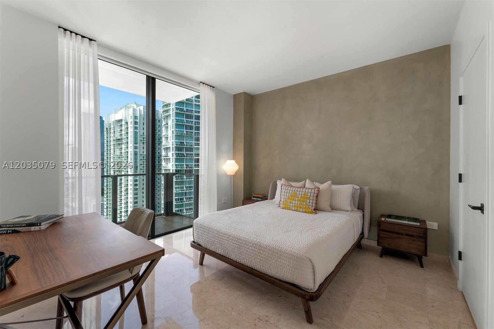 REACH CONDO - Residential