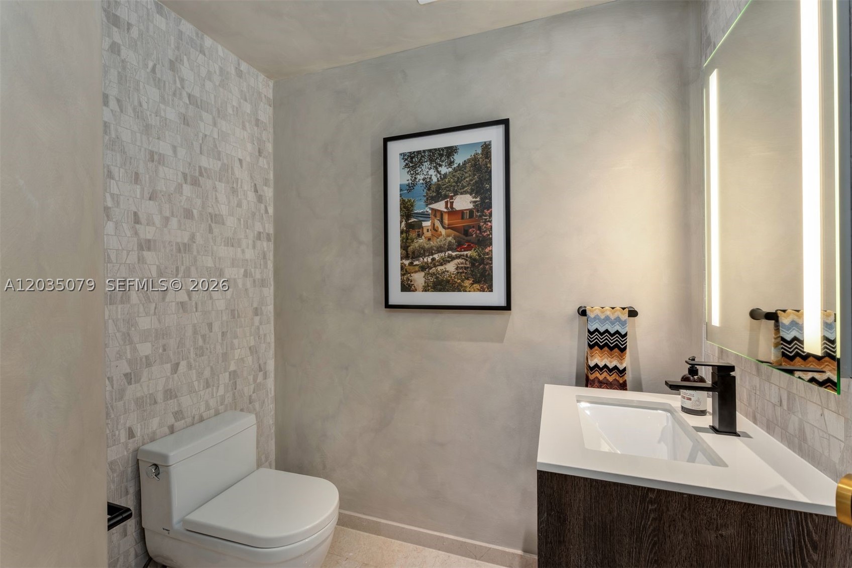 REACH CONDO - Residential