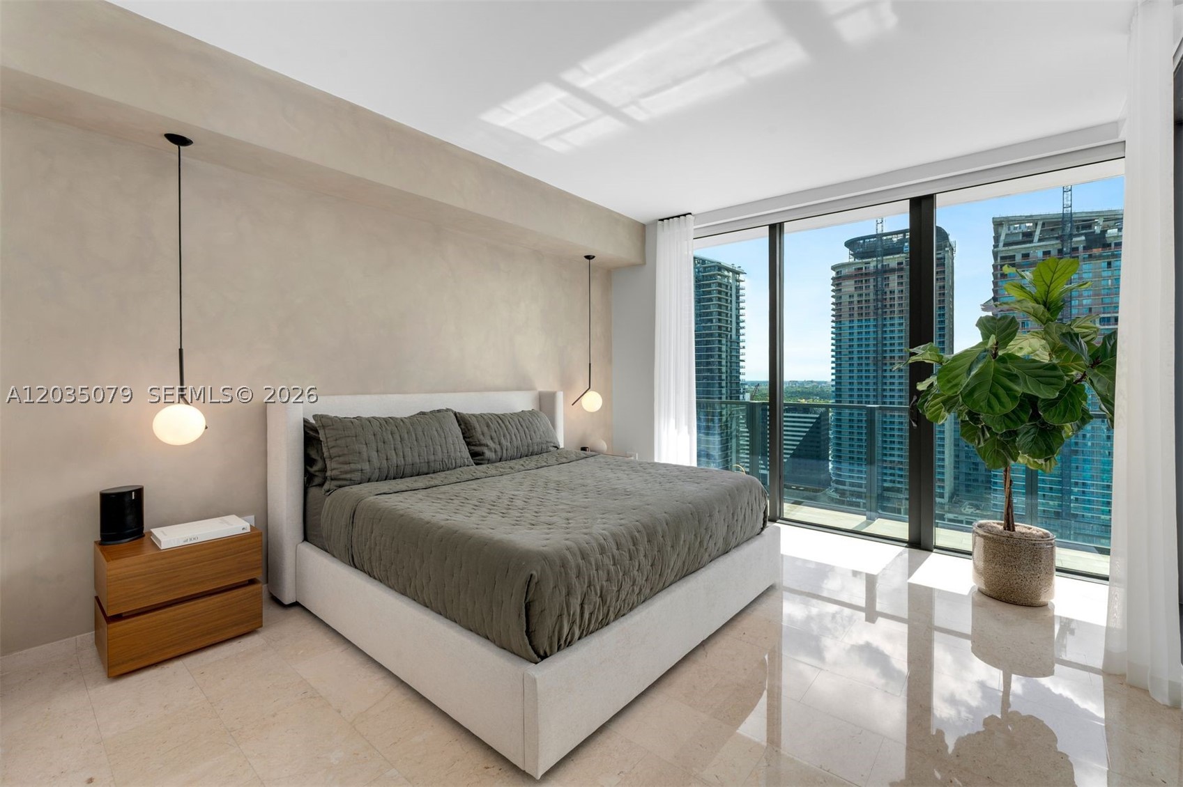 REACH CONDO - Residential