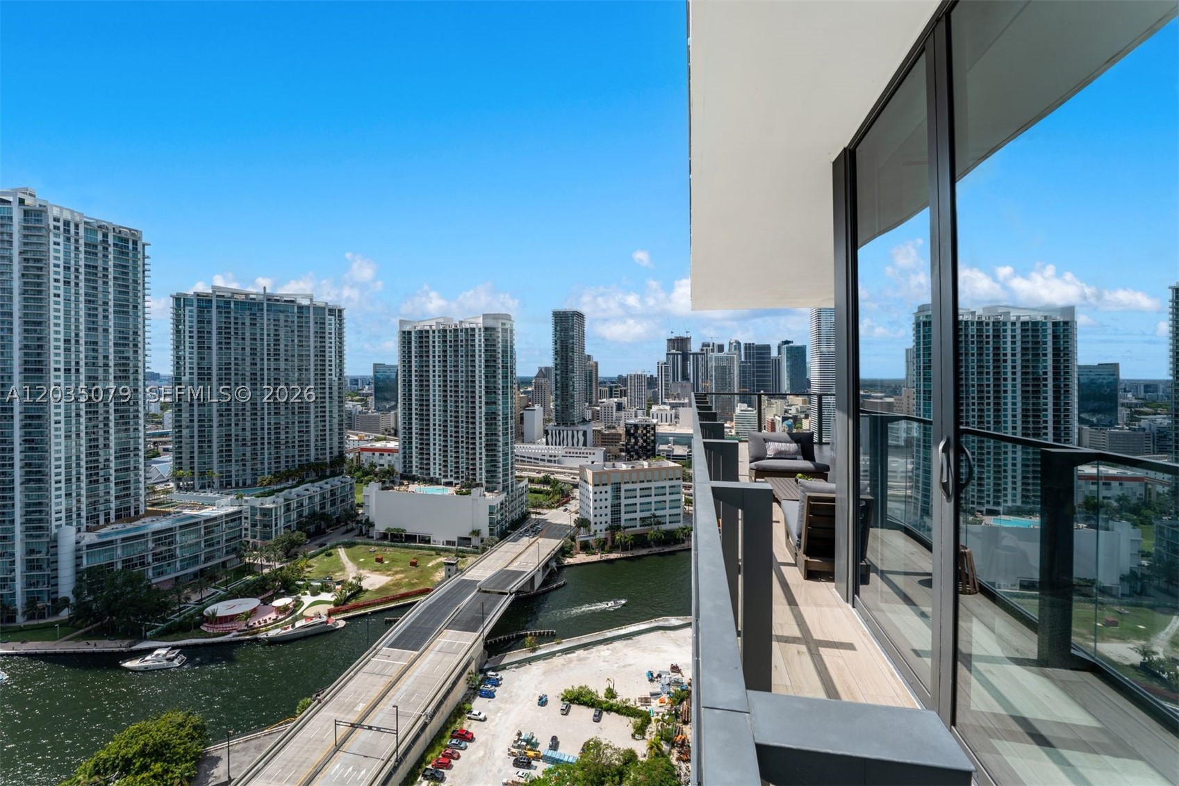 REACH CONDO - Residential