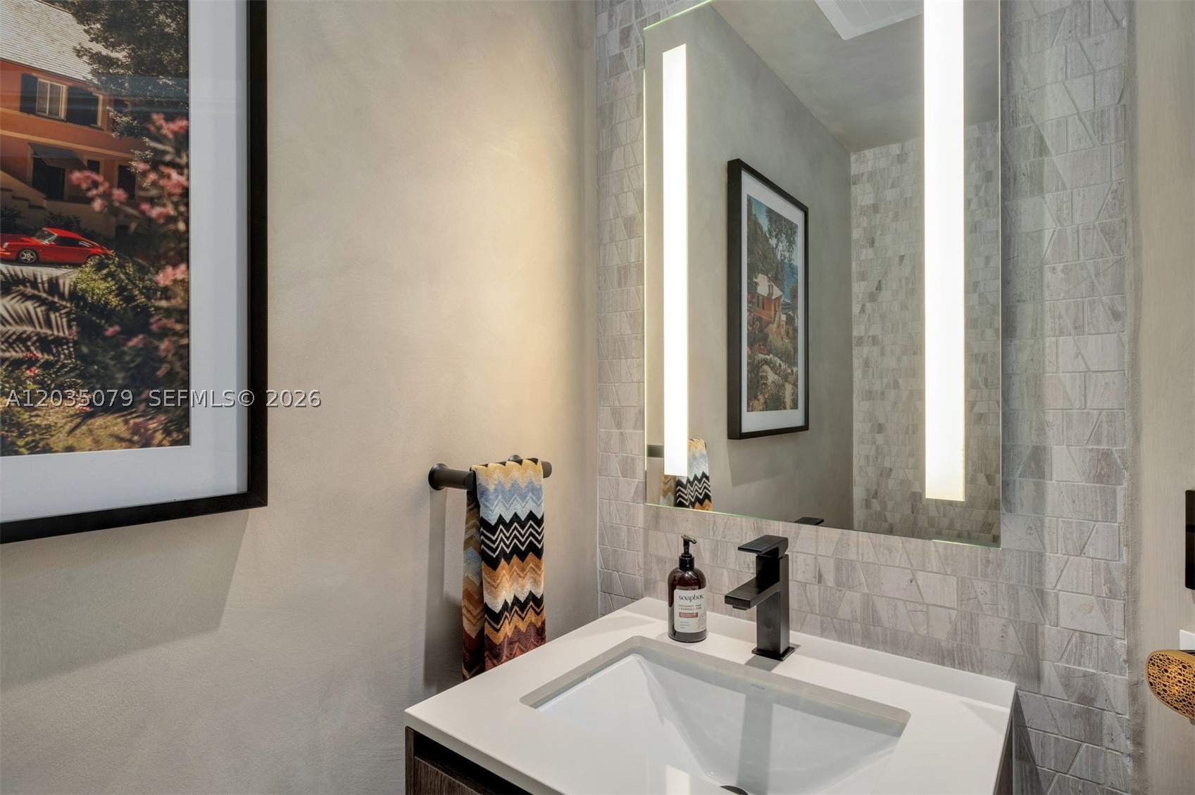 REACH CONDO - Residential