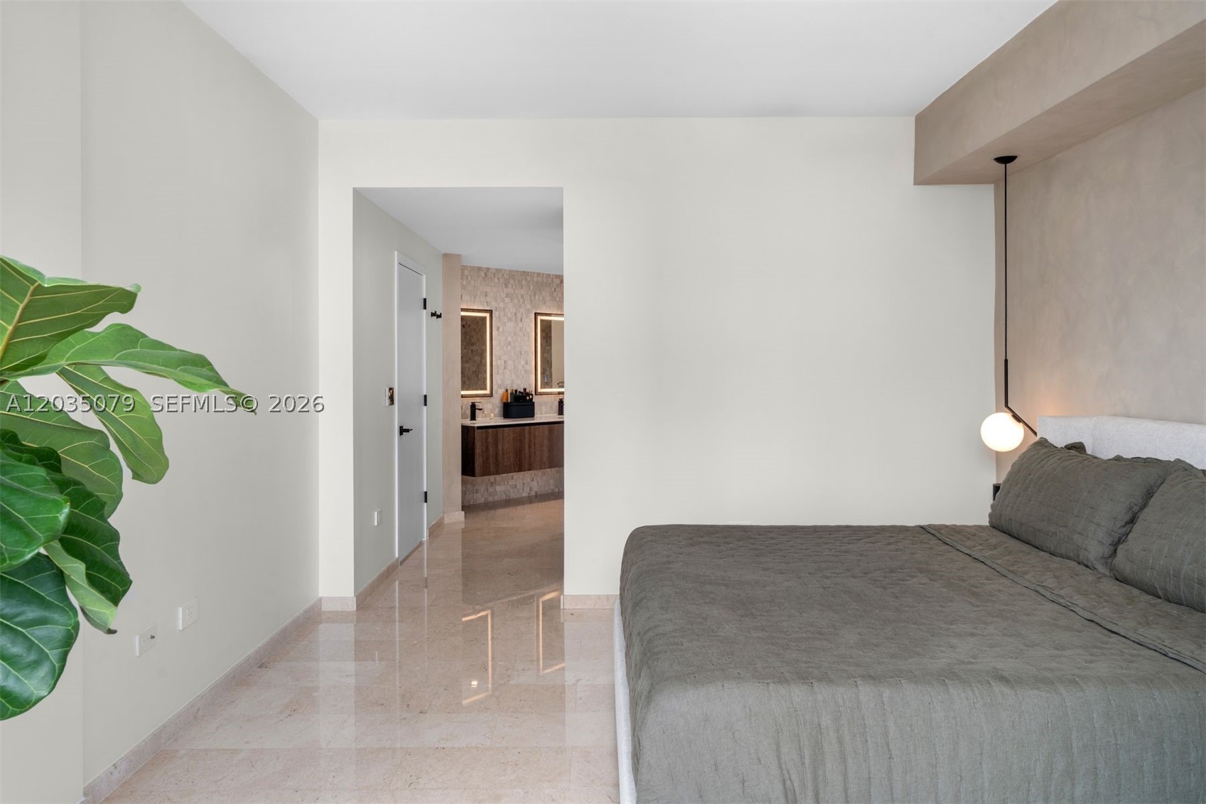 REACH CONDO - Residential