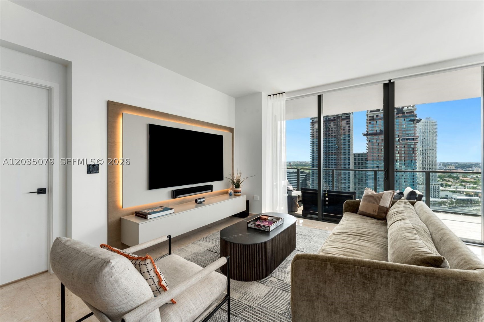 REACH CONDO - Residential