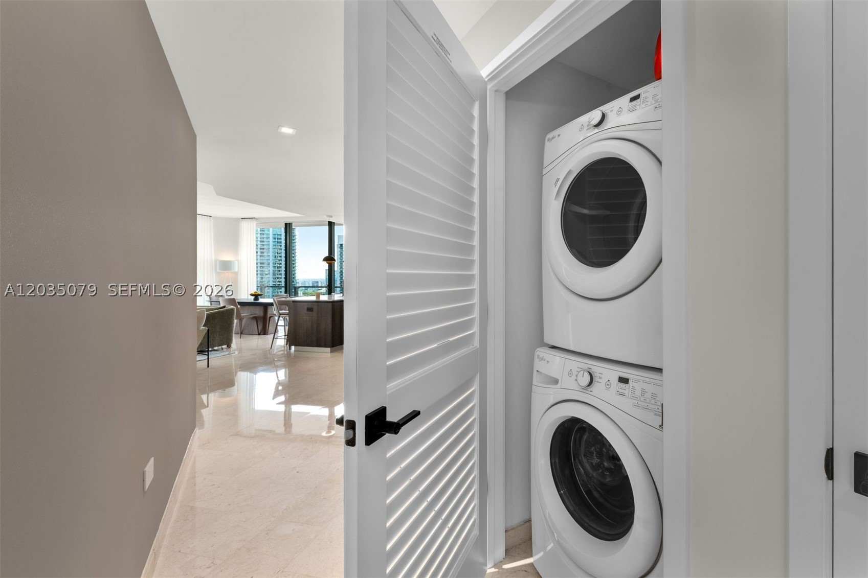 REACH CONDO - Residential