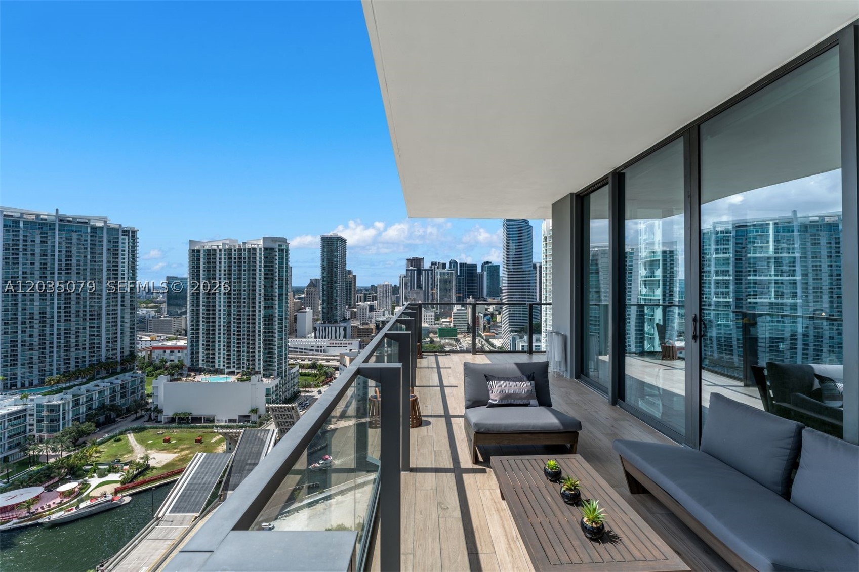 REACH CONDO - Residential