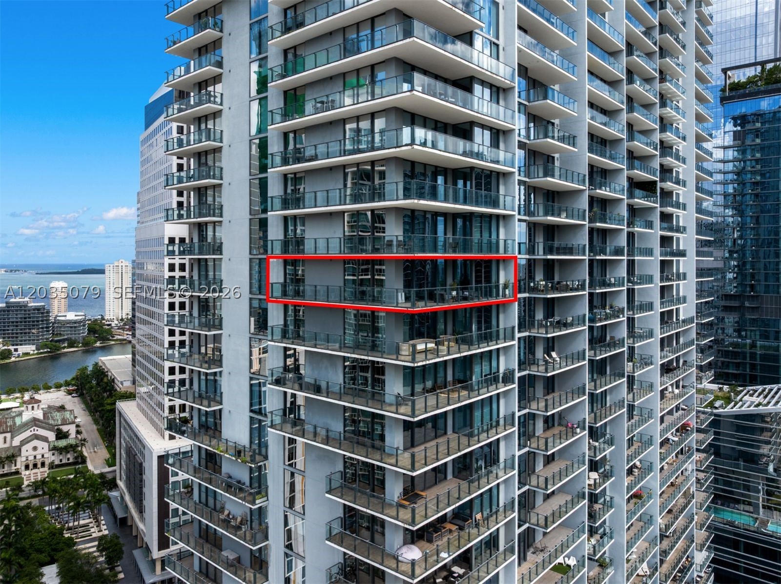 REACH CONDO - Residential