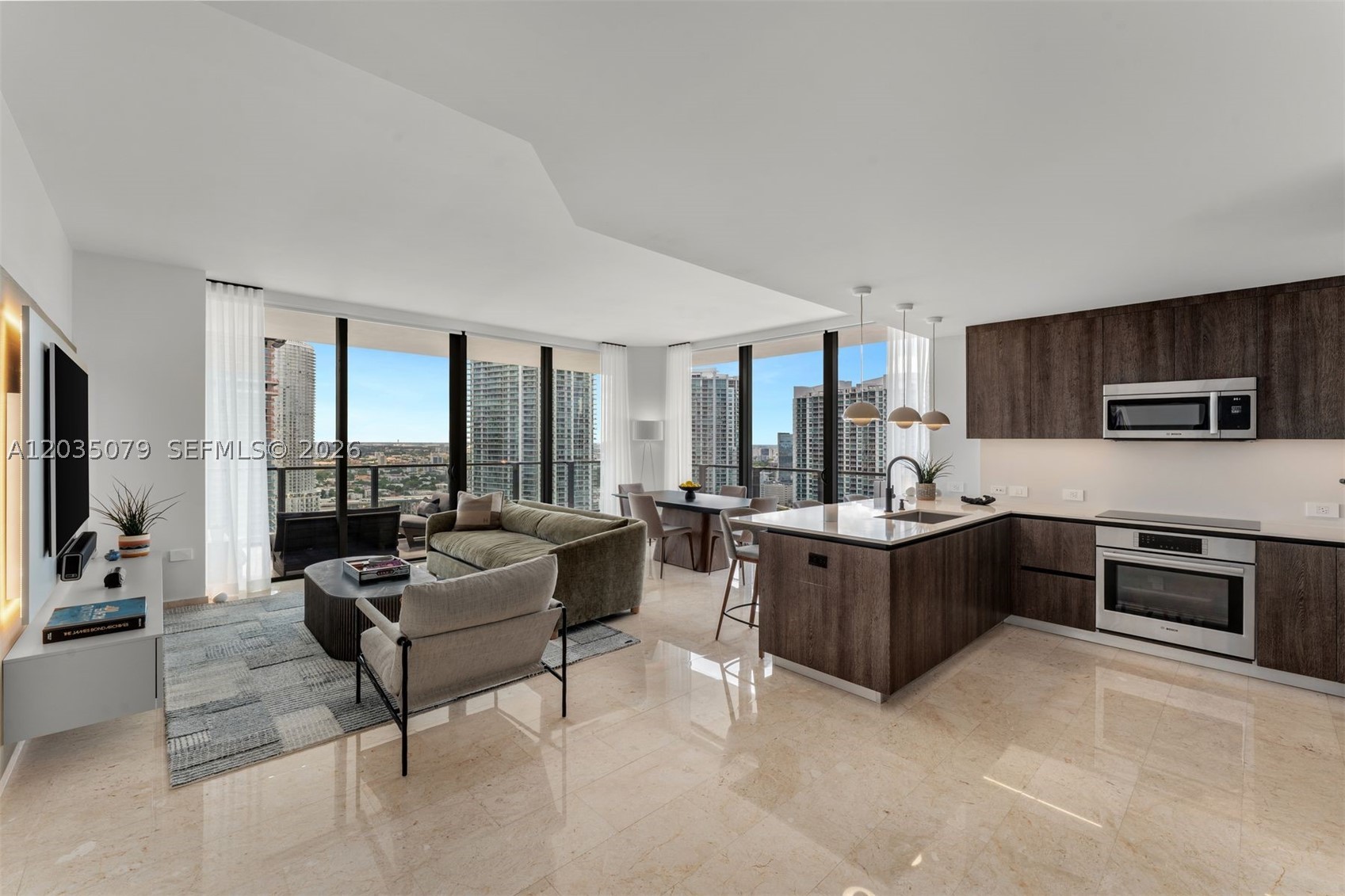 REACH CONDO - Residential