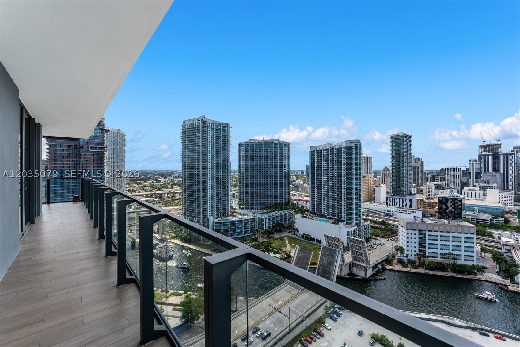 REACH CONDO - Residential