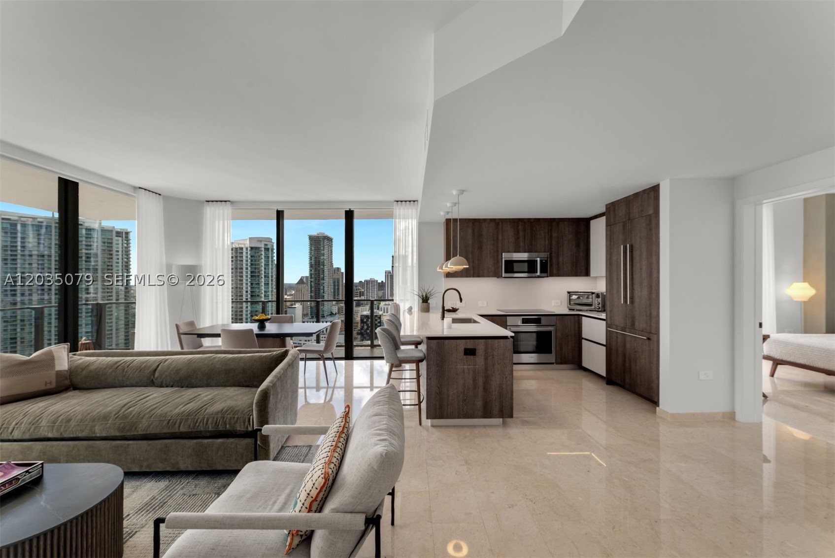 REACH CONDO - Residential