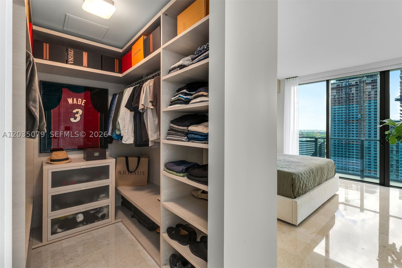 REACH CONDO - Residential