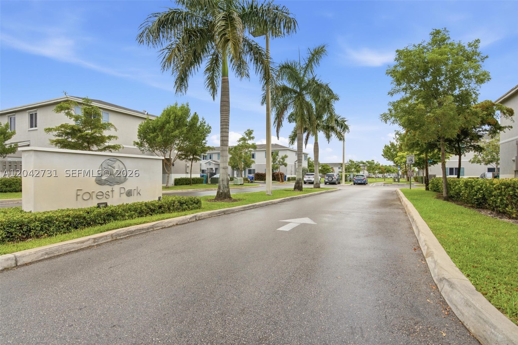 FOREST PARK VILLAS - Residential