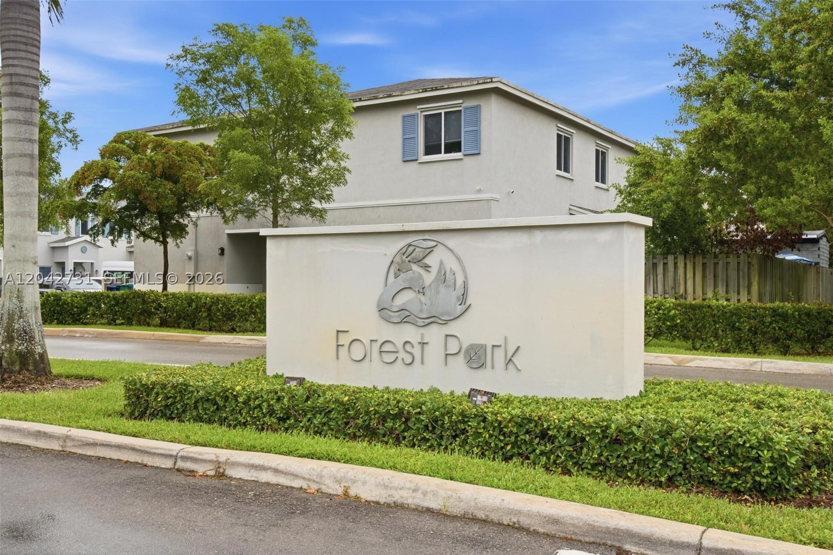 FOREST PARK VILLAS - Residential