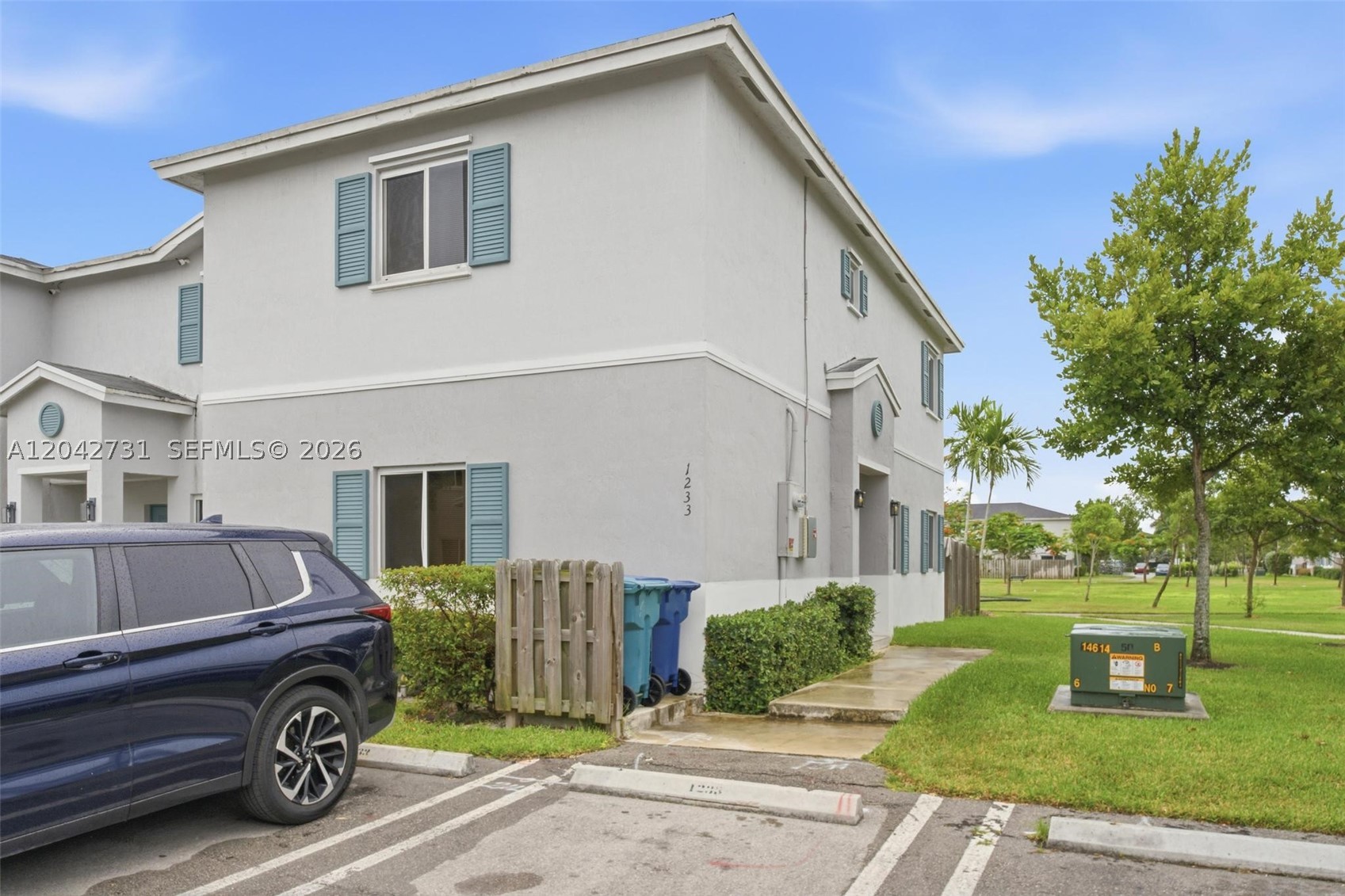 FOREST PARK VILLAS - Residential