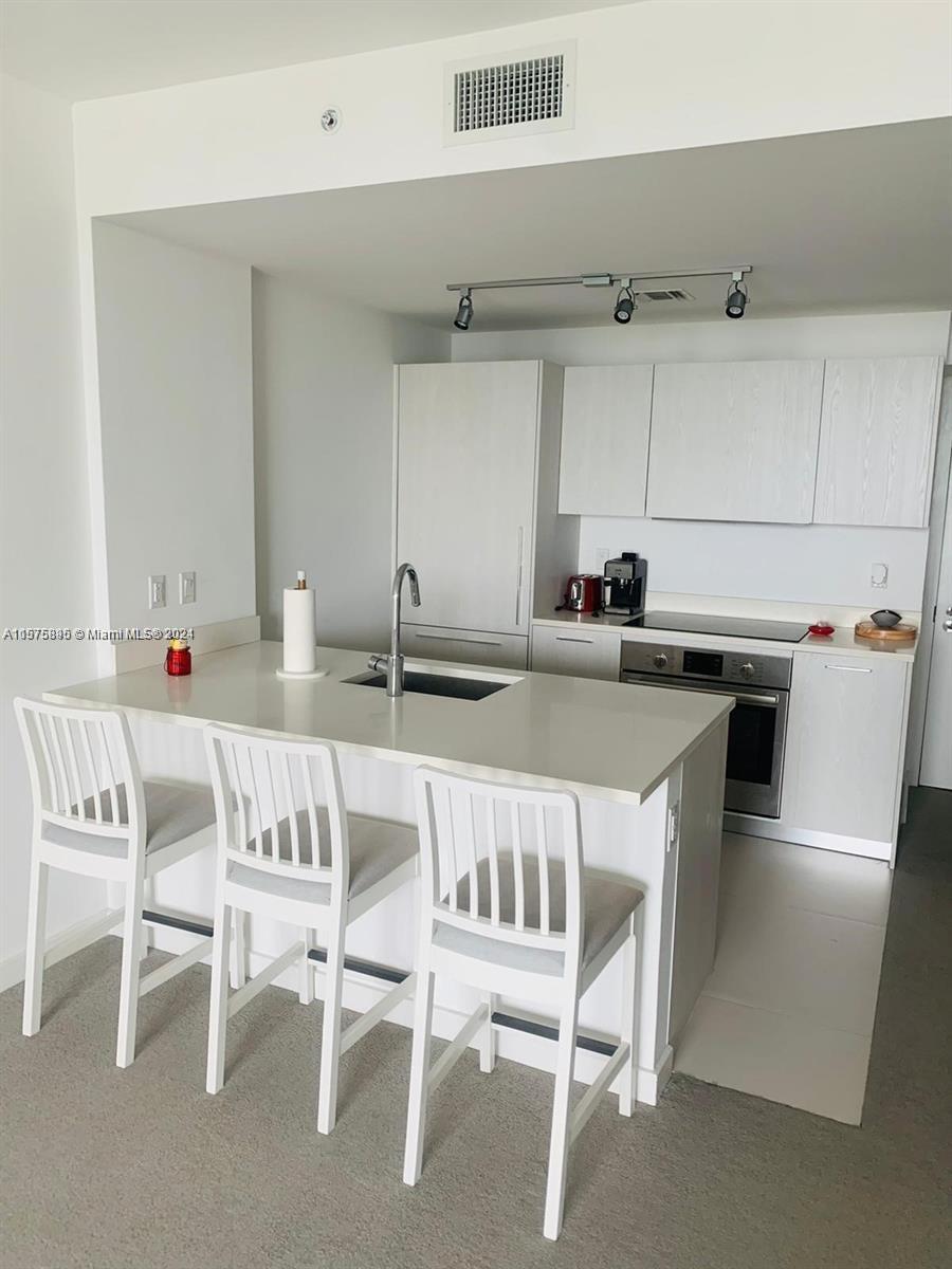 PARAISO BAYVIEWS CONDO - Residential Lease
