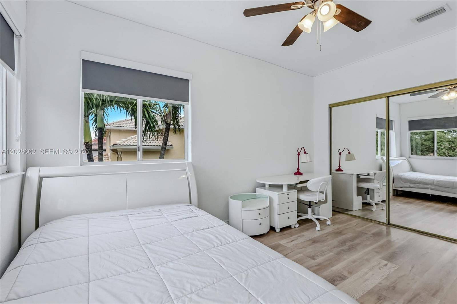 POD 10 AT MONARCH LAKES - Residential