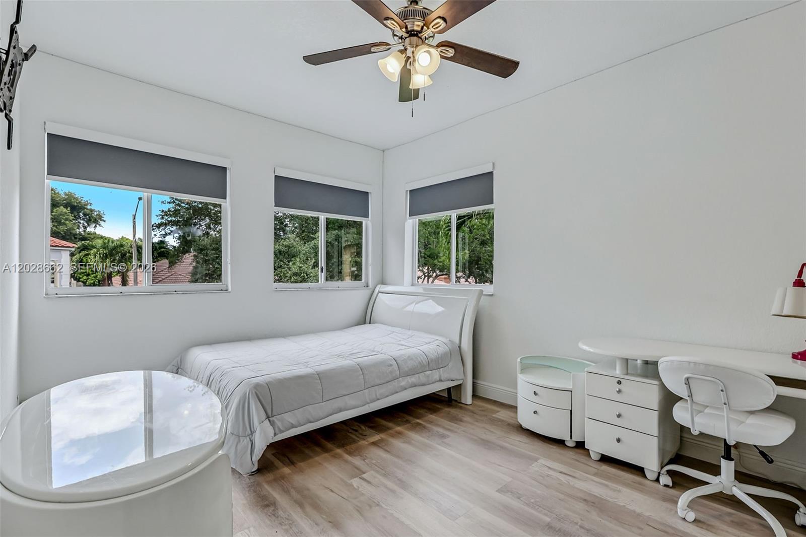 POD 10 AT MONARCH LAKES - Residential