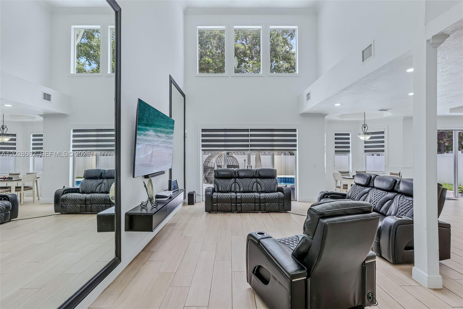 POD 10 AT MONARCH LAKES - Residential