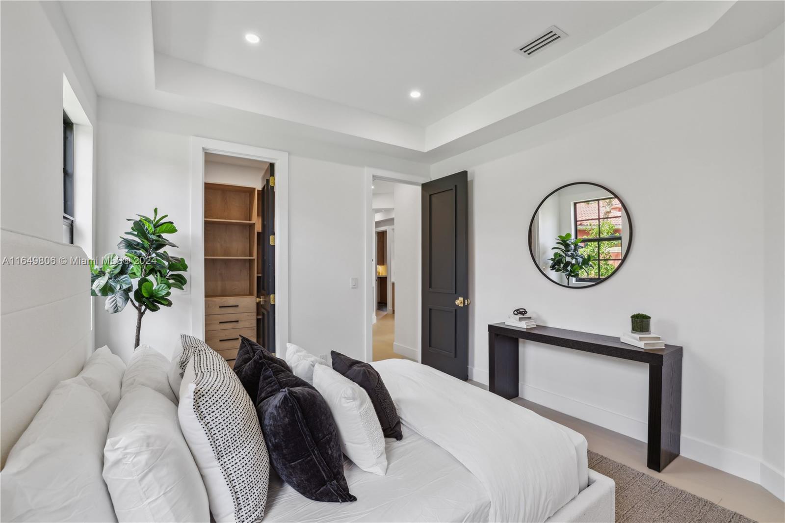 BREAKERS WEST 18 - Residential