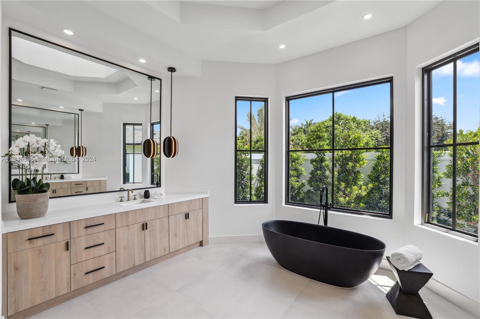 BREAKERS WEST 18 - Residential
