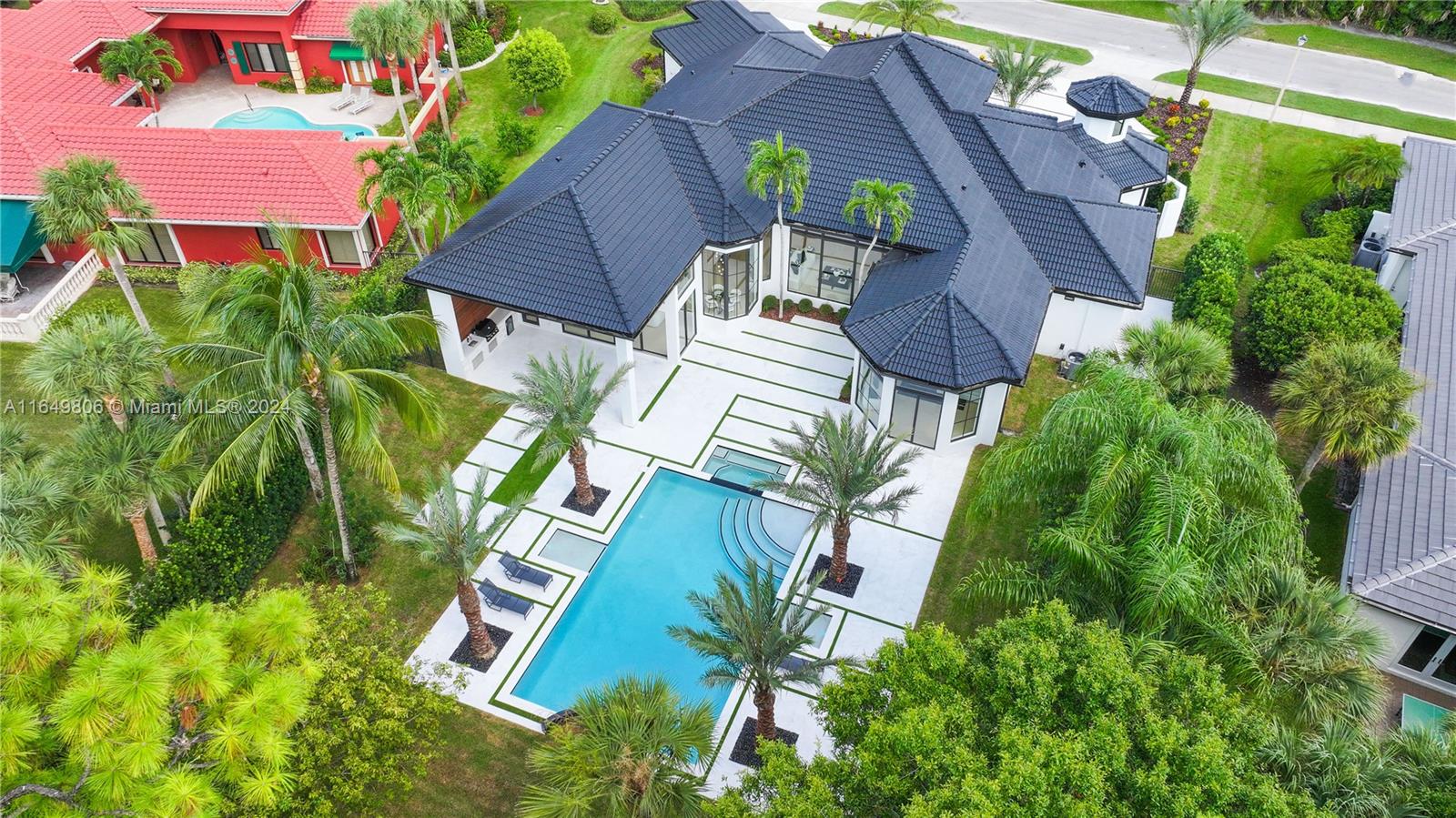 BREAKERS WEST 18 - Residential