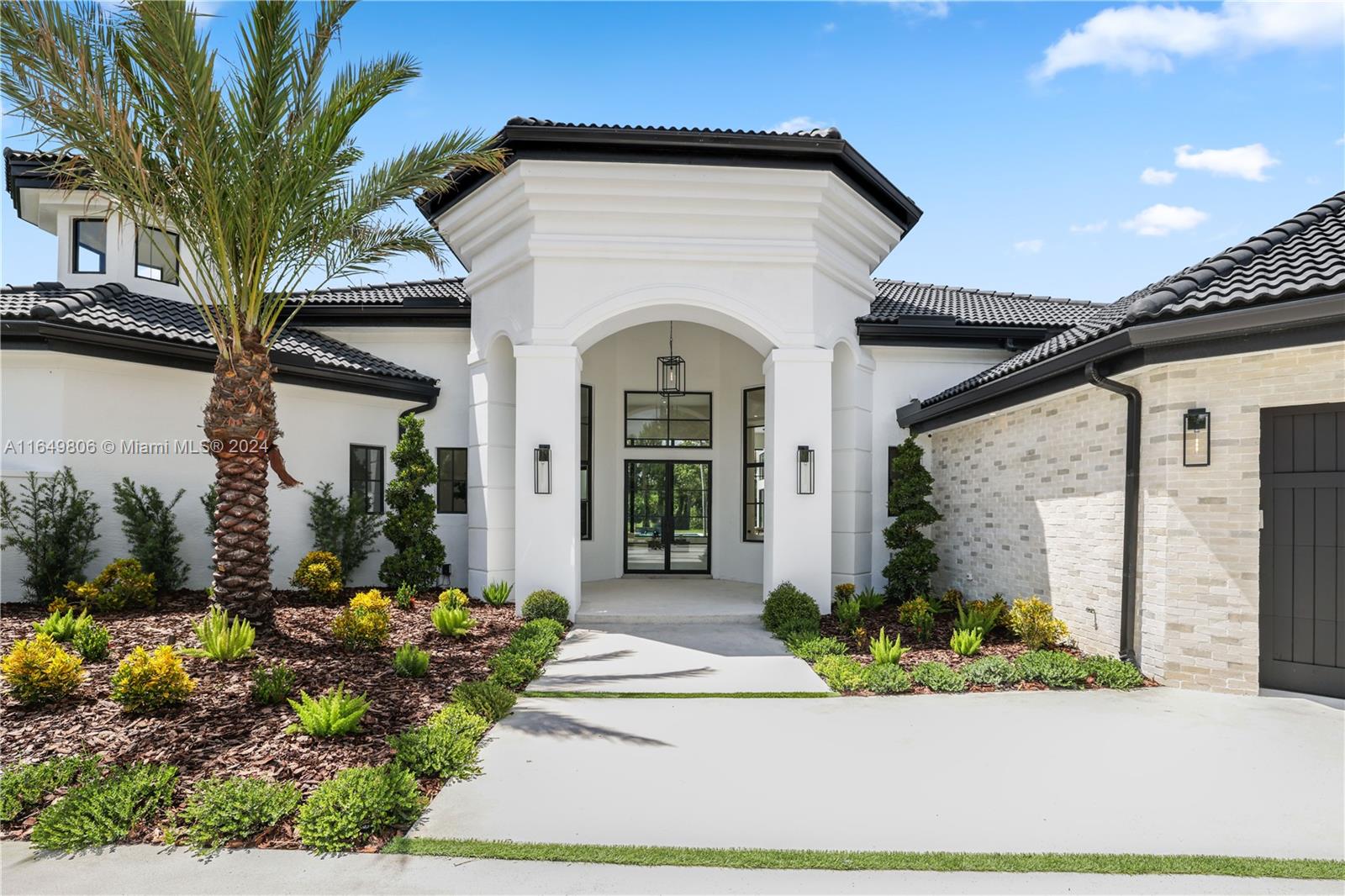 BREAKERS WEST 18 - Residential