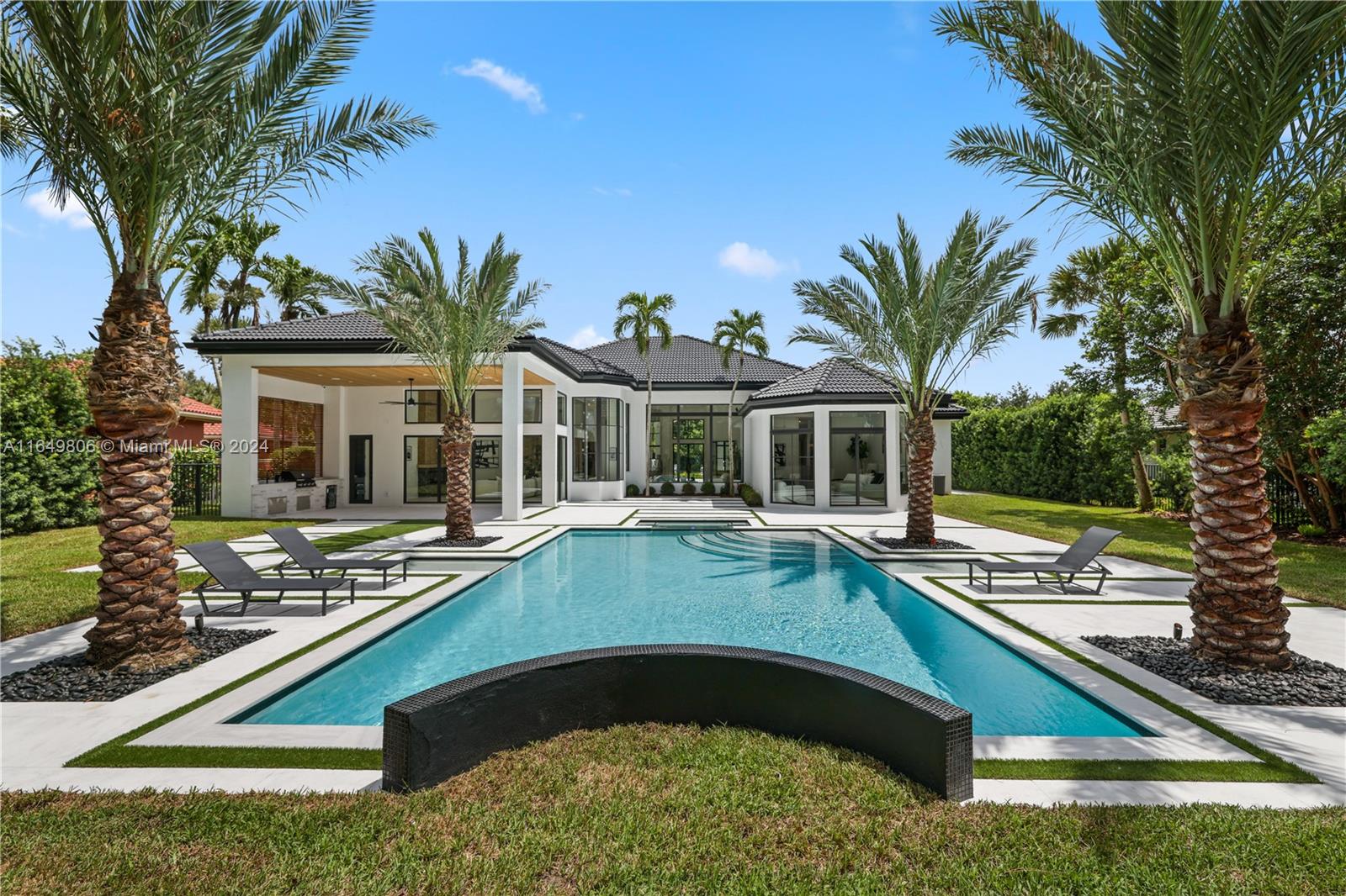 BREAKERS WEST 18 - Residential