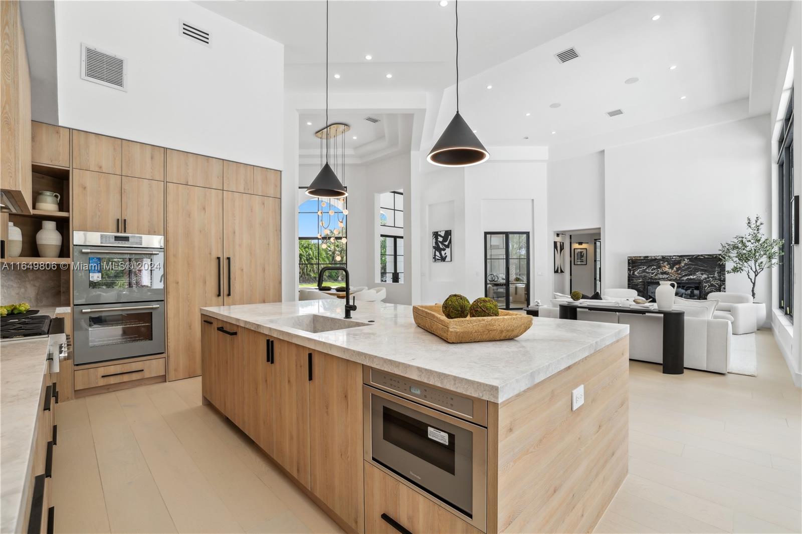 BREAKERS WEST 18 - Residential