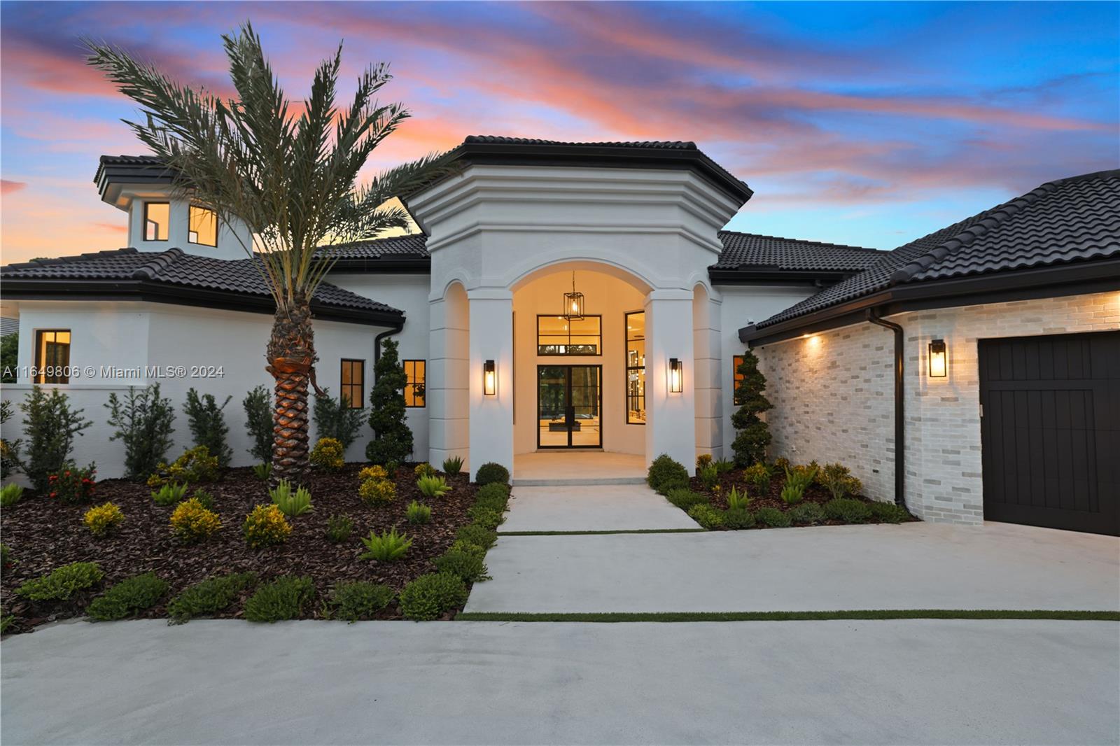BREAKERS WEST 18 - Residential