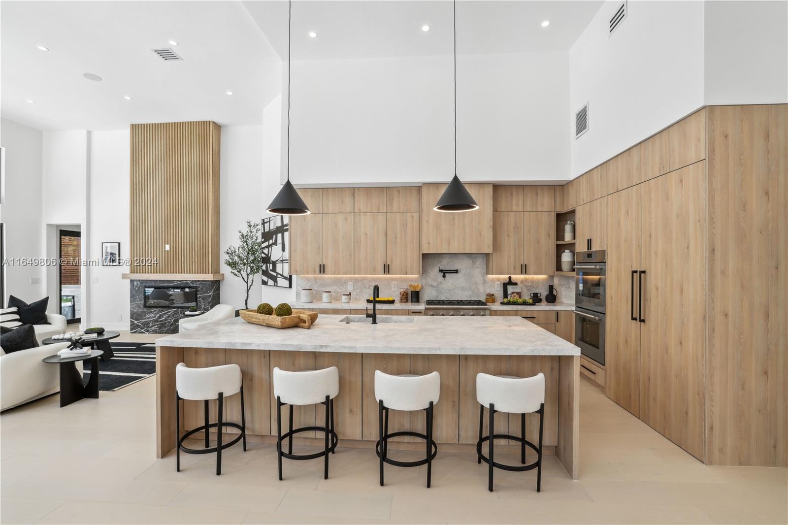 BREAKERS WEST 18 - Residential