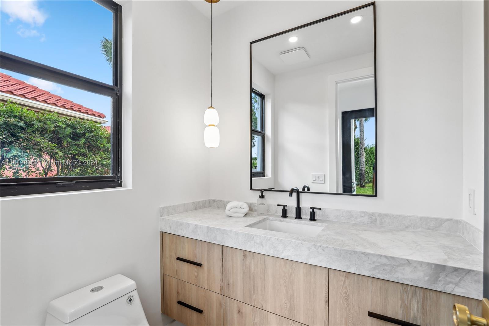 BREAKERS WEST 18 - Residential