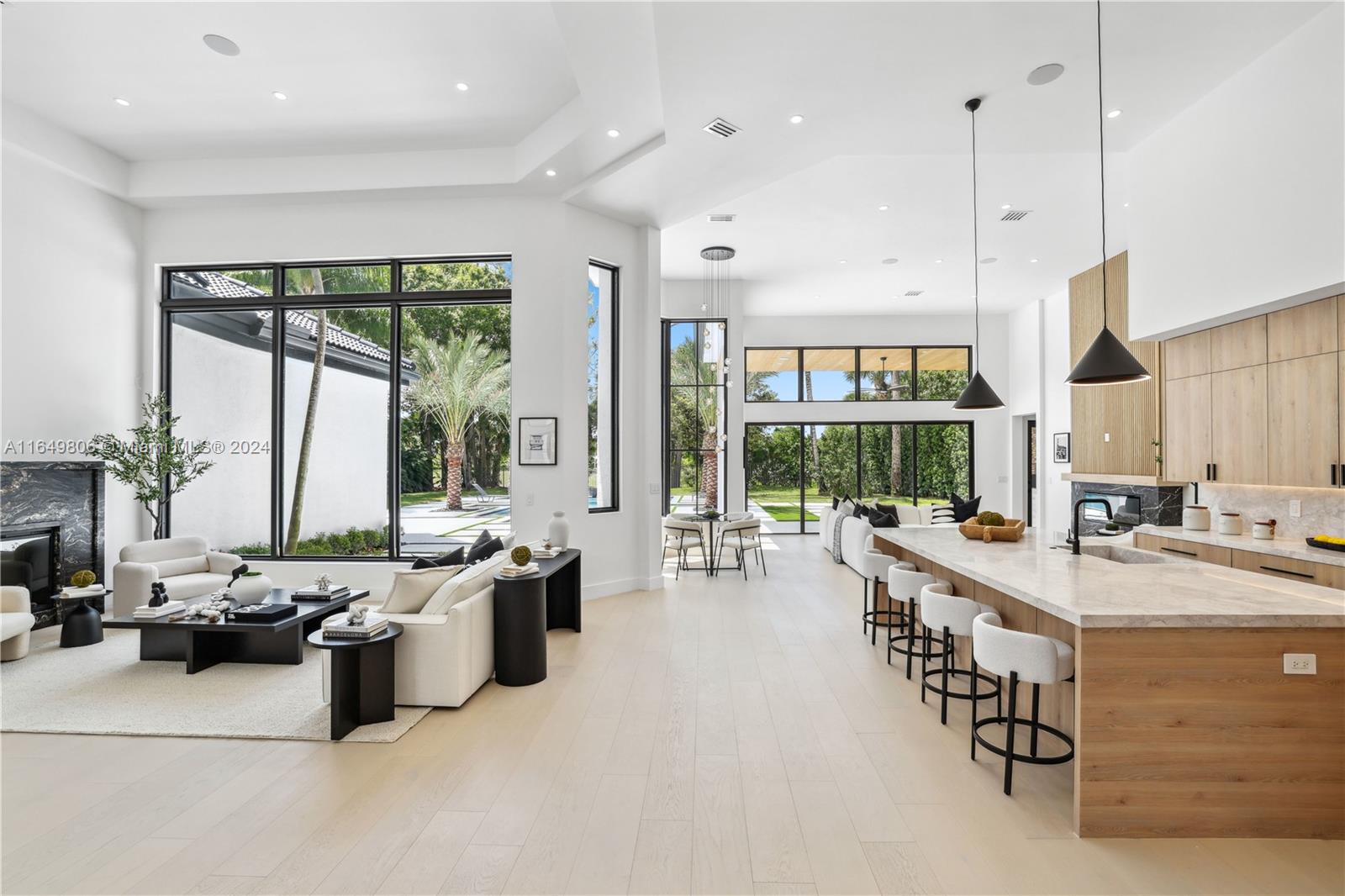 BREAKERS WEST 18 - Residential