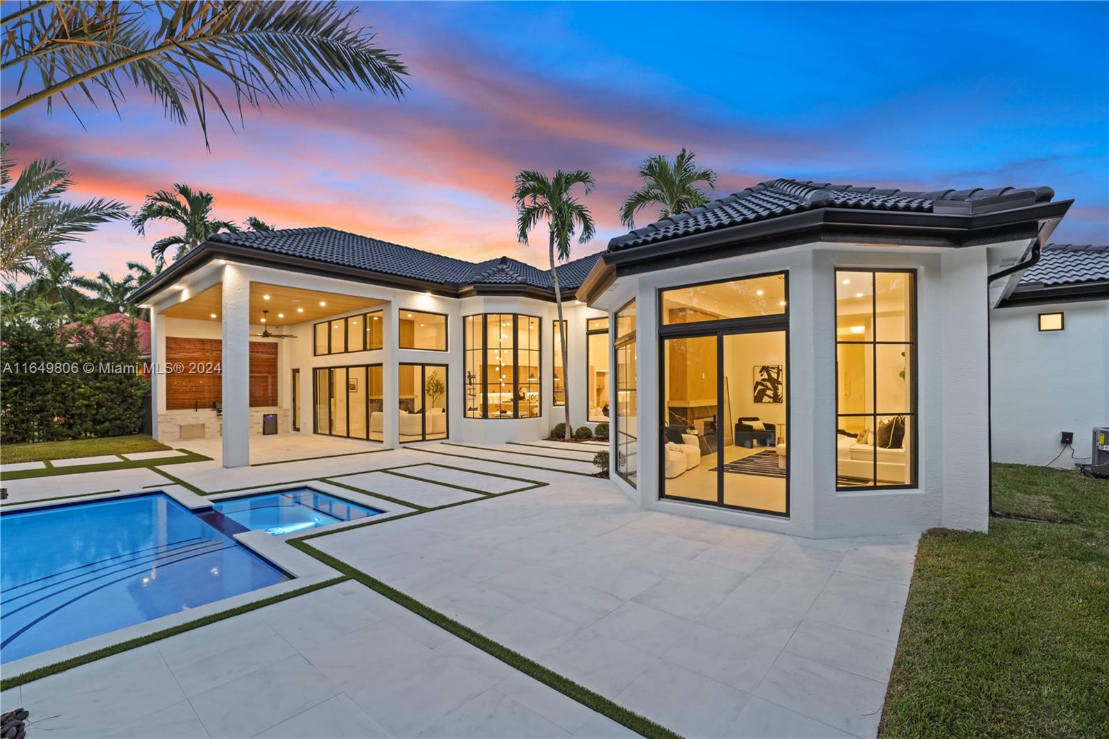 BREAKERS WEST 18 - Residential