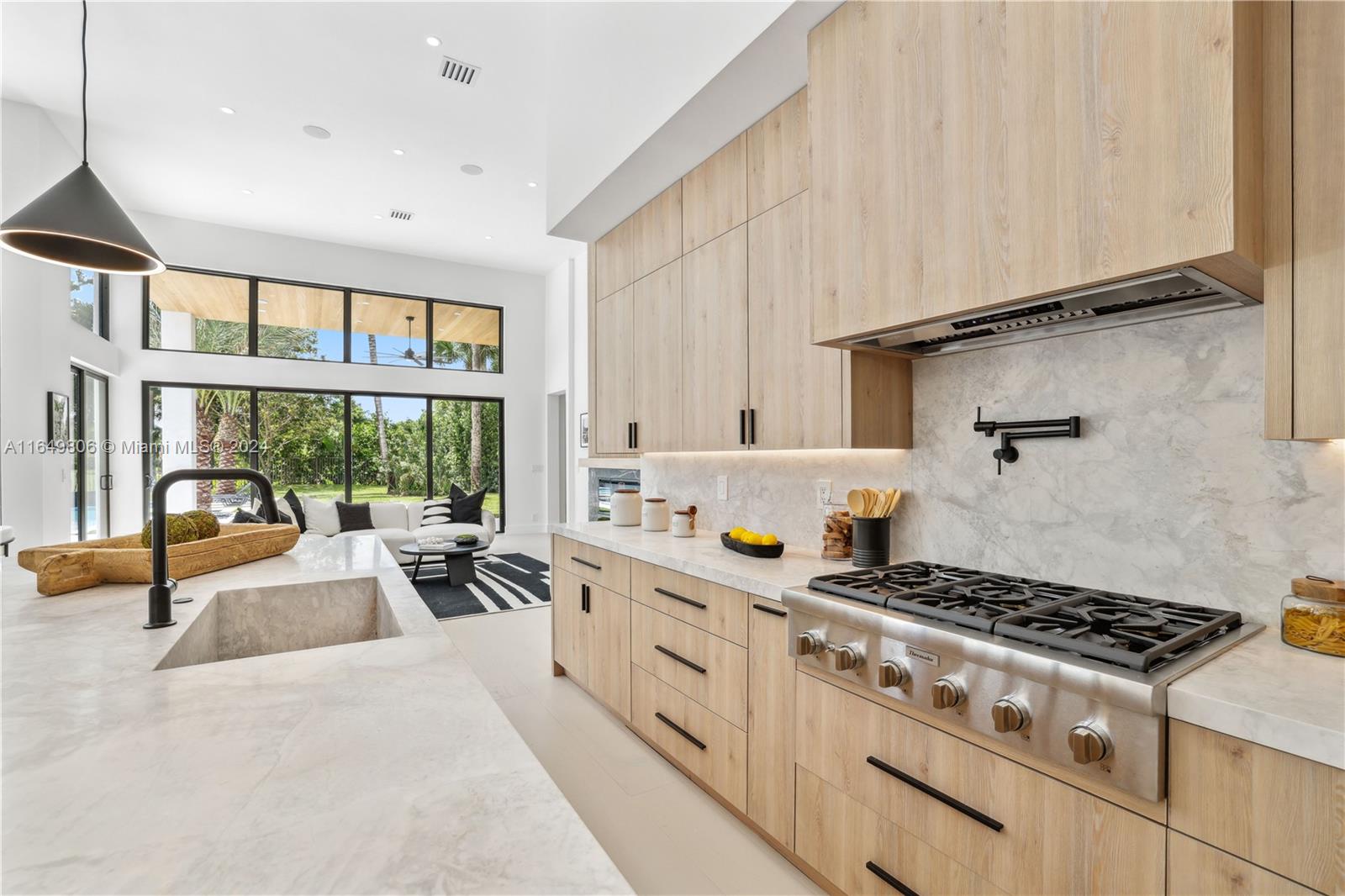 BREAKERS WEST 18 - Residential
