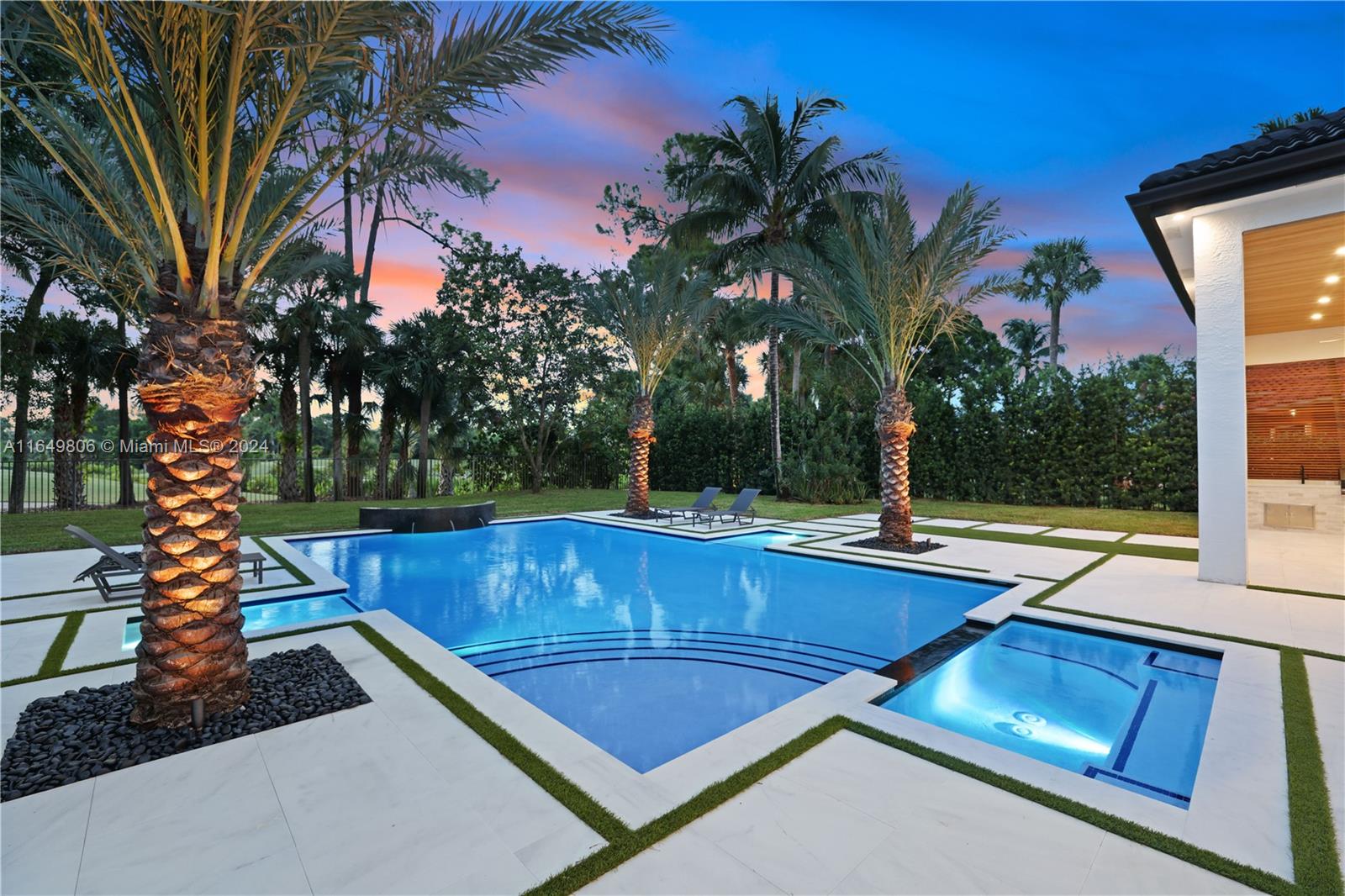 BREAKERS WEST 18 - Residential