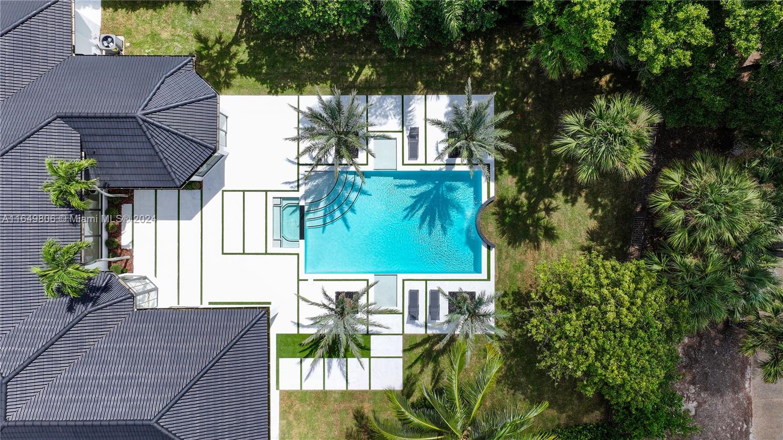 BREAKERS WEST 18 - Residential