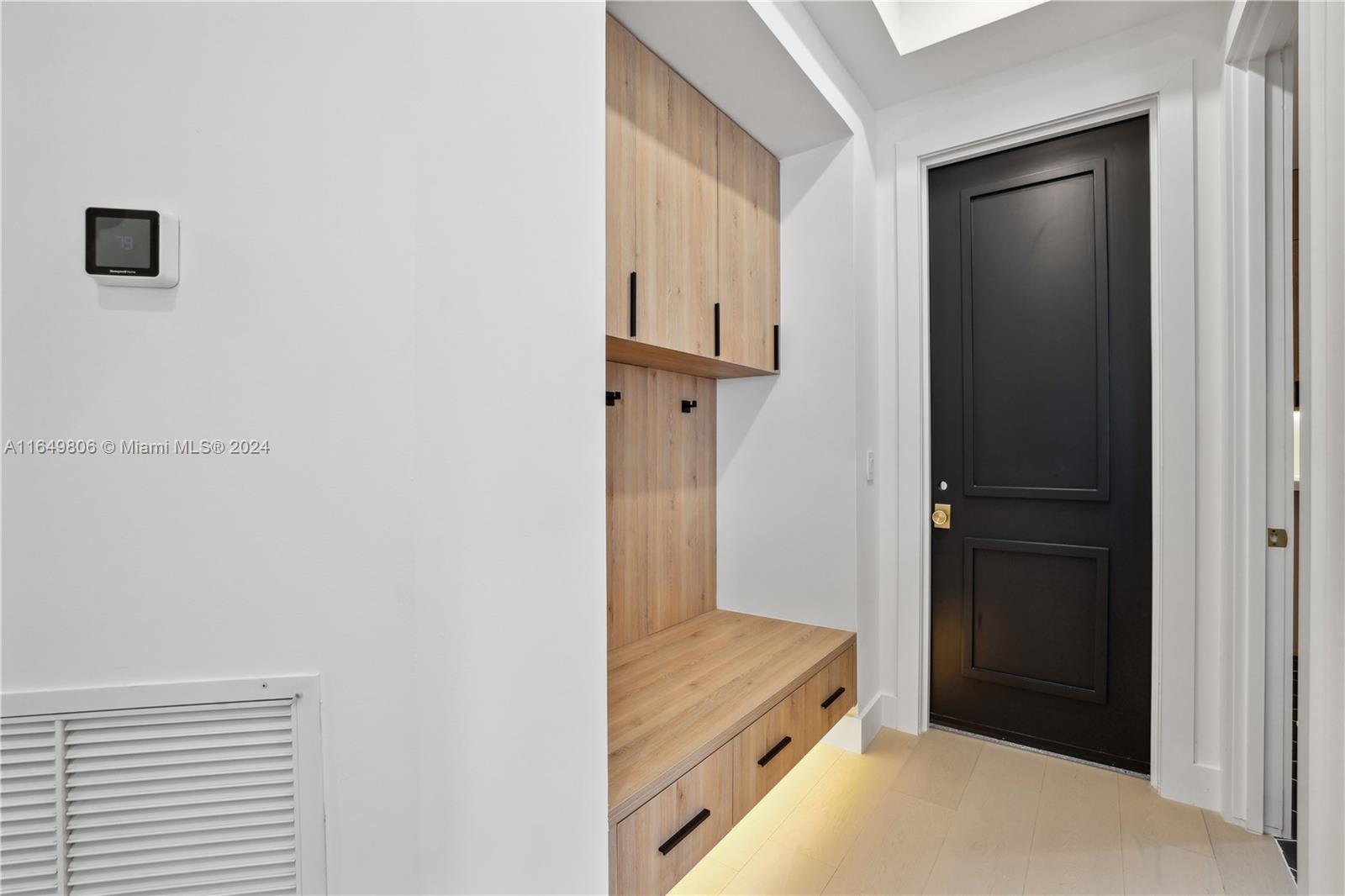 BREAKERS WEST 18 - Residential