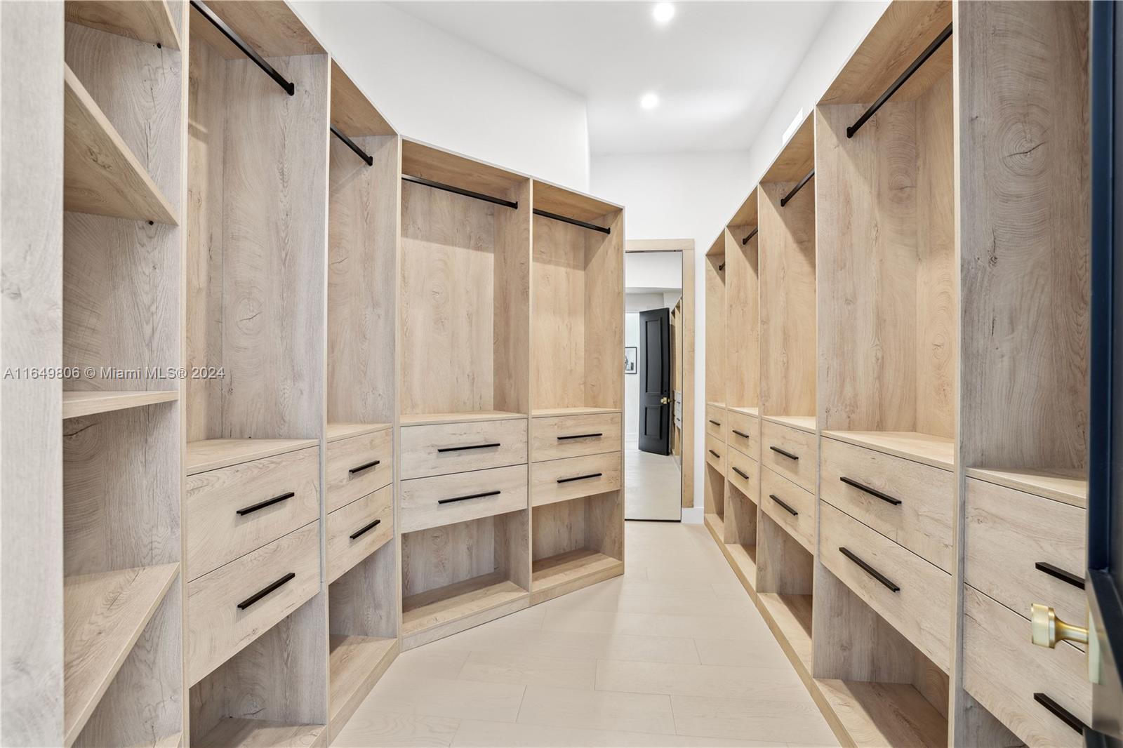 BREAKERS WEST 18 - Residential