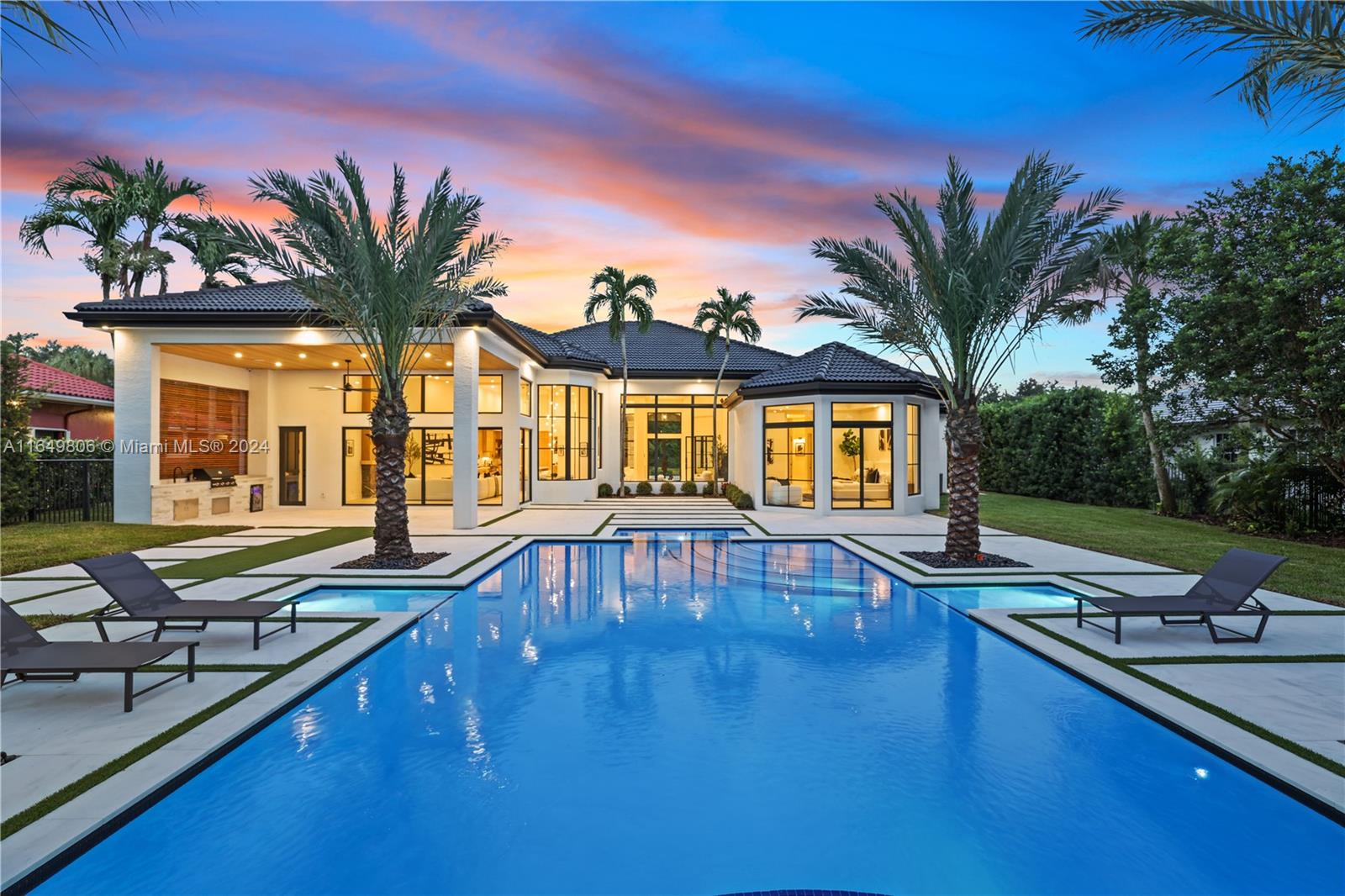 BREAKERS WEST 18 - Residential