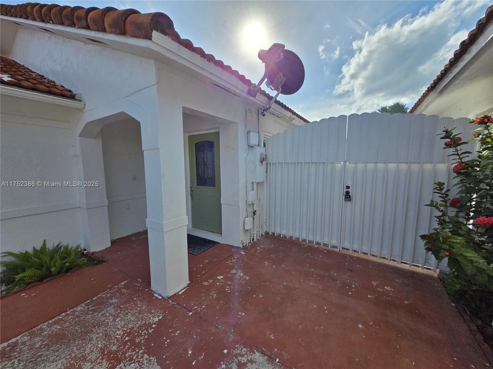 ARISTOTLE SUB PHASE IV - Residential Lease