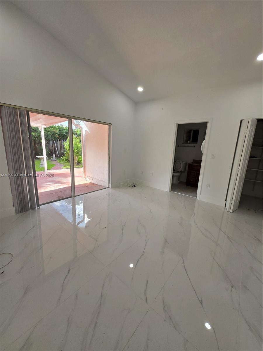 ARISTOTLE SUB PHASE IV - Residential Lease