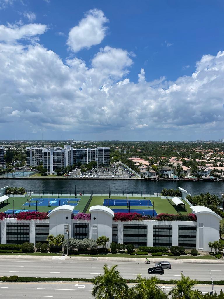 WAVE CONDO - Residential