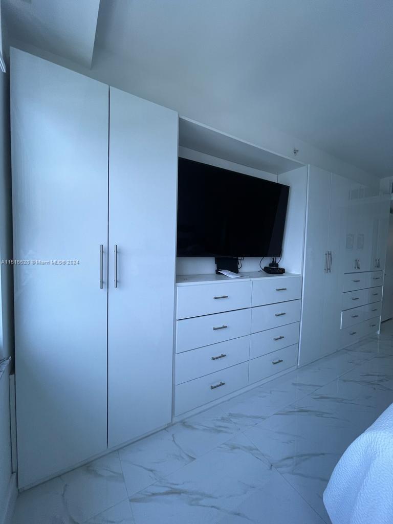 WAVE CONDO - Residential
