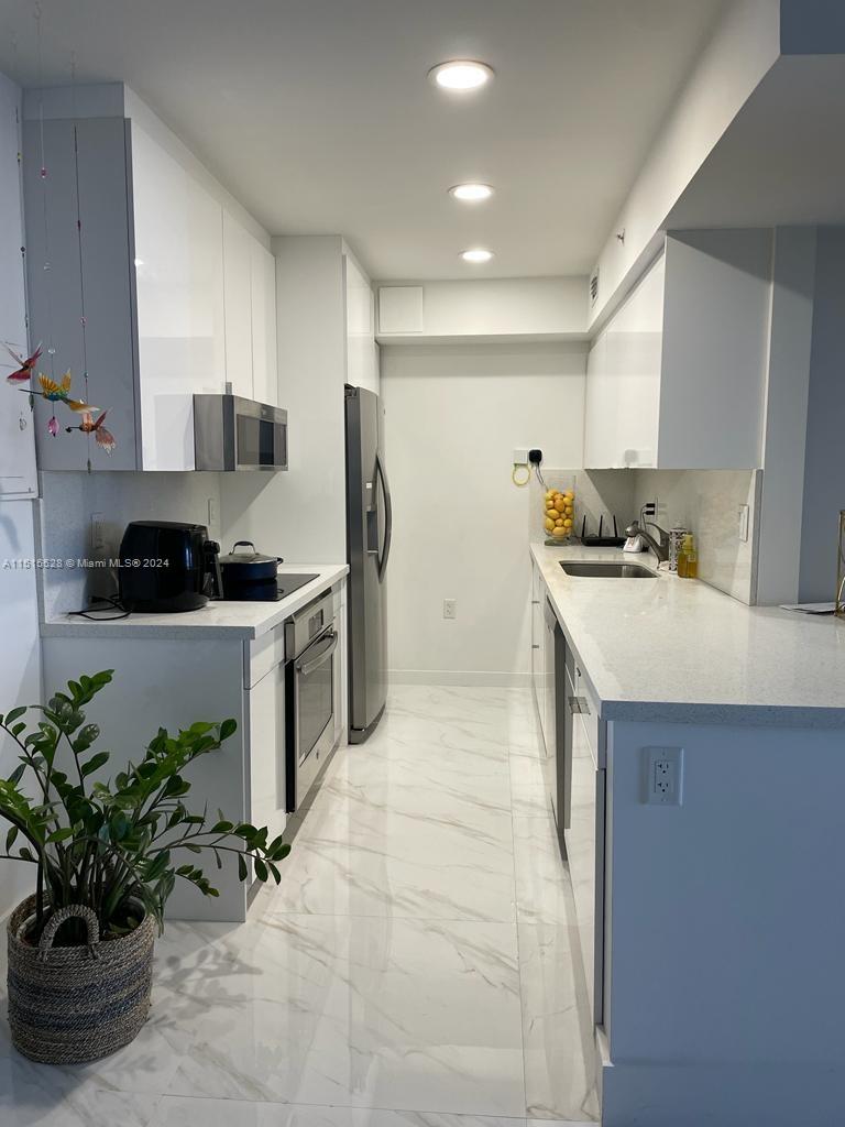 WAVE CONDO - Residential