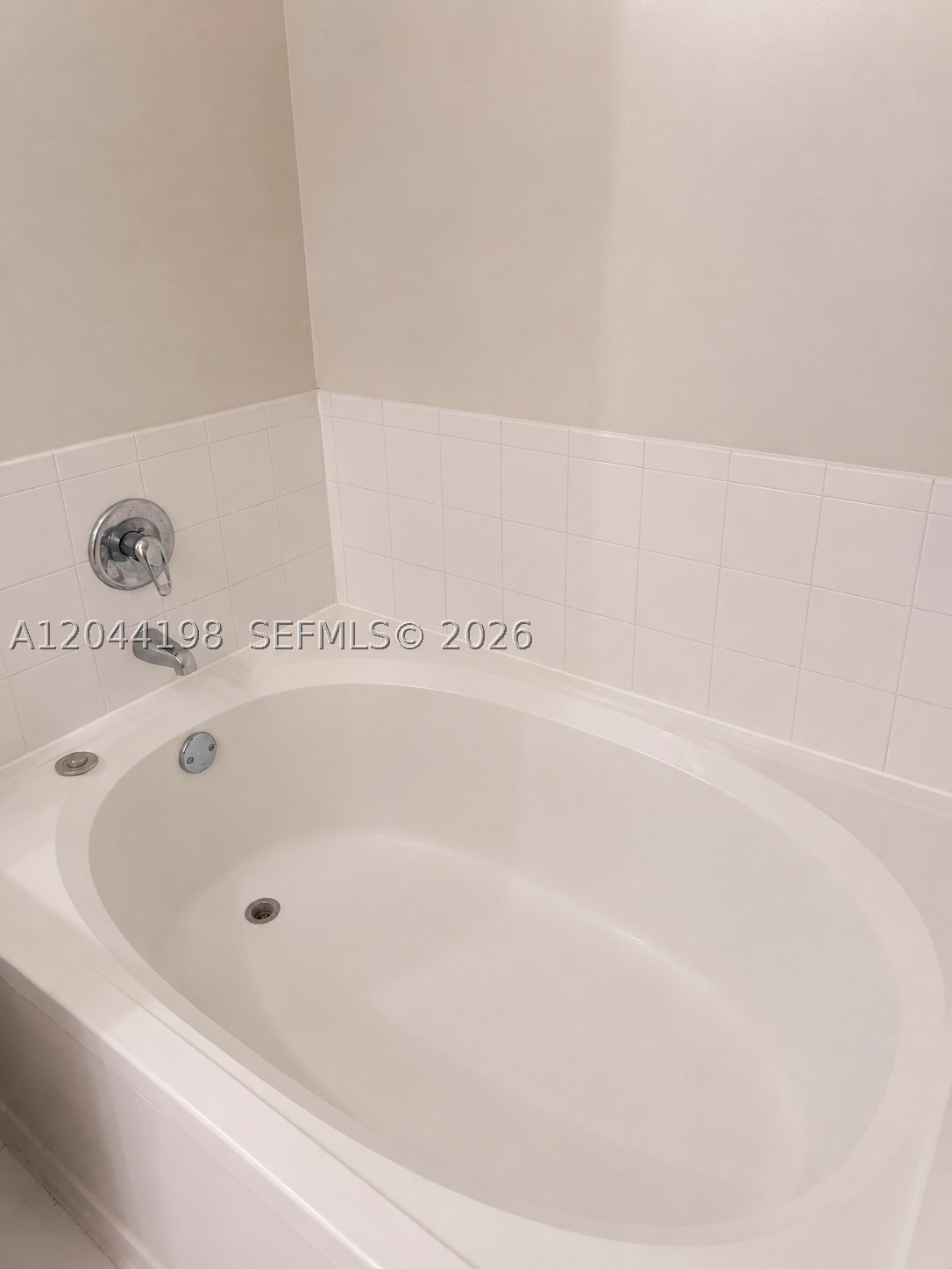 PORTO BELLAGIO CONDO - Residential Lease