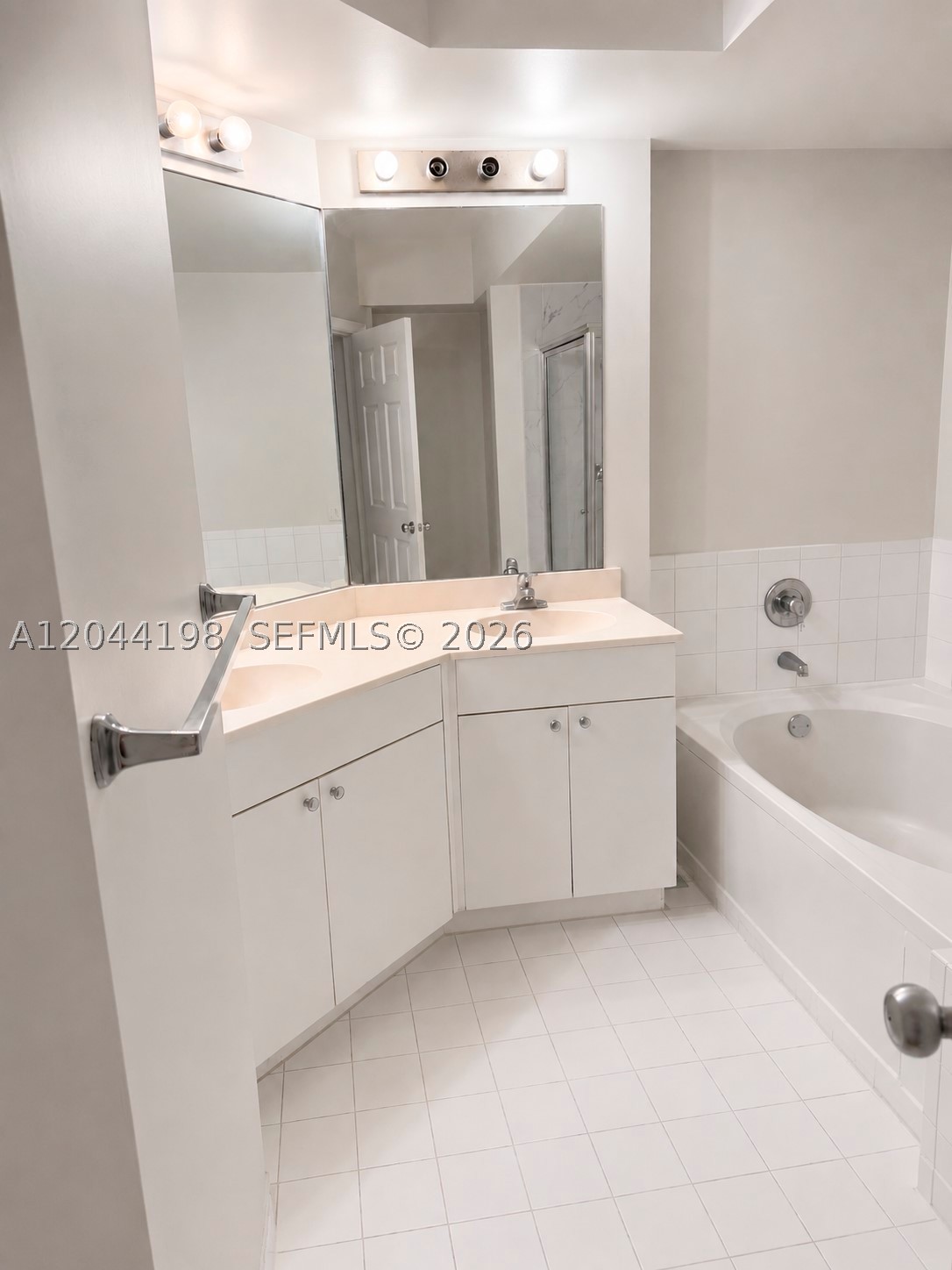 PORTO BELLAGIO CONDO - Residential Lease