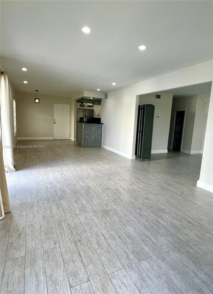 SUNSHINE BAY CONDO - Residential Lease